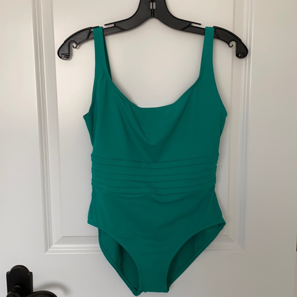 Women’s bathing suit